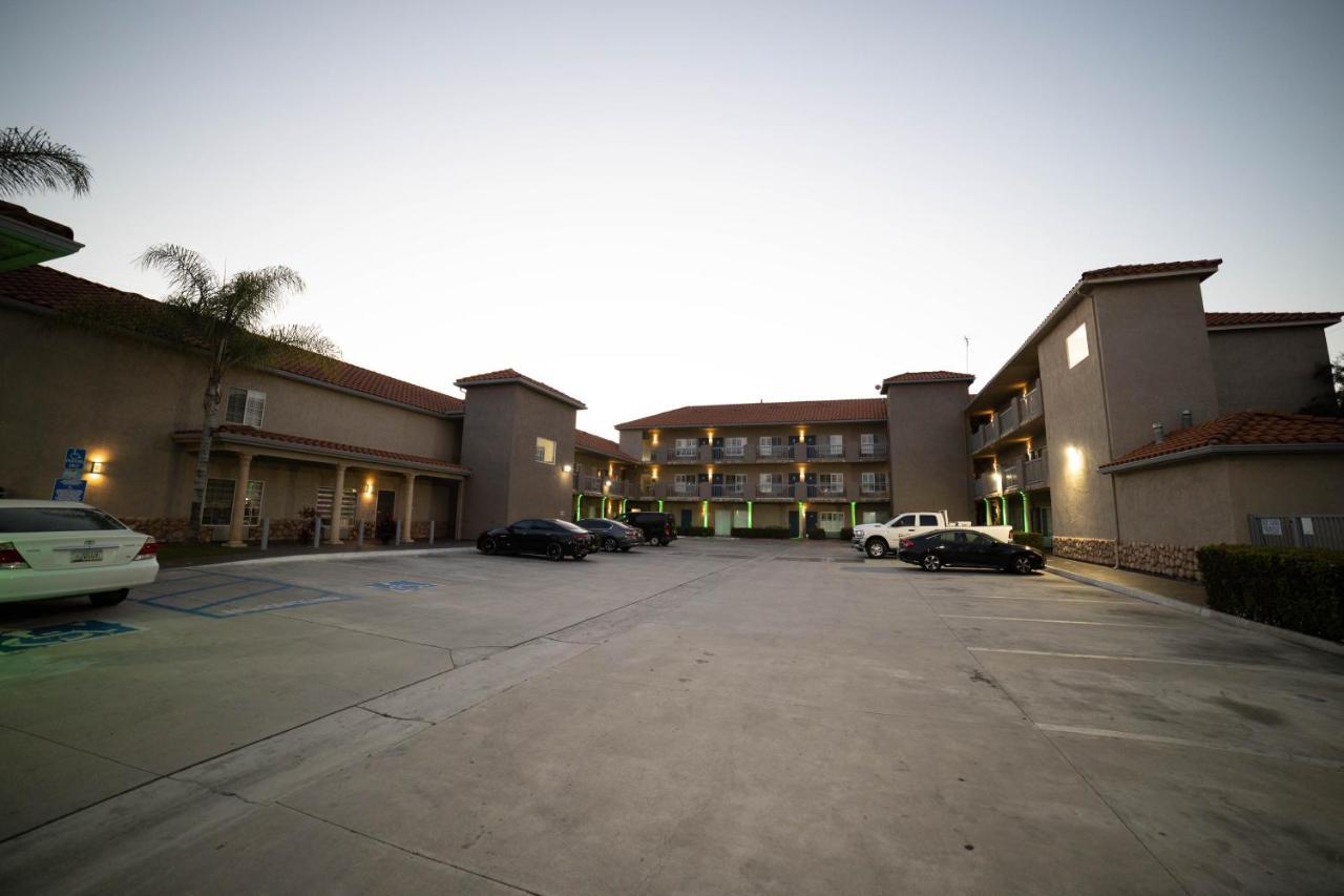 Mid City Inn & Suites Pico Rivera Ngoại thất bức ảnh